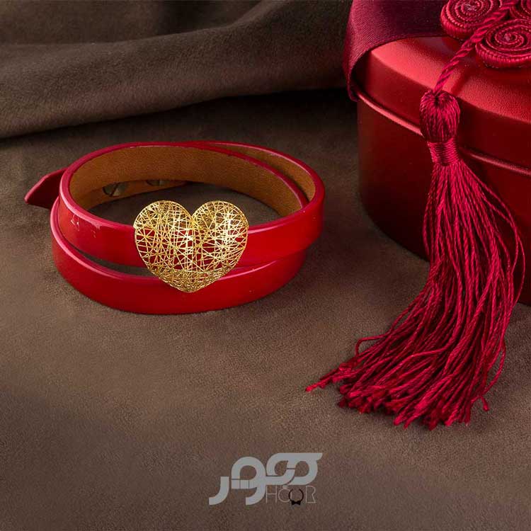 دستبند چرم زنانه با پلاک طلا طرح قلب کد AXB939
